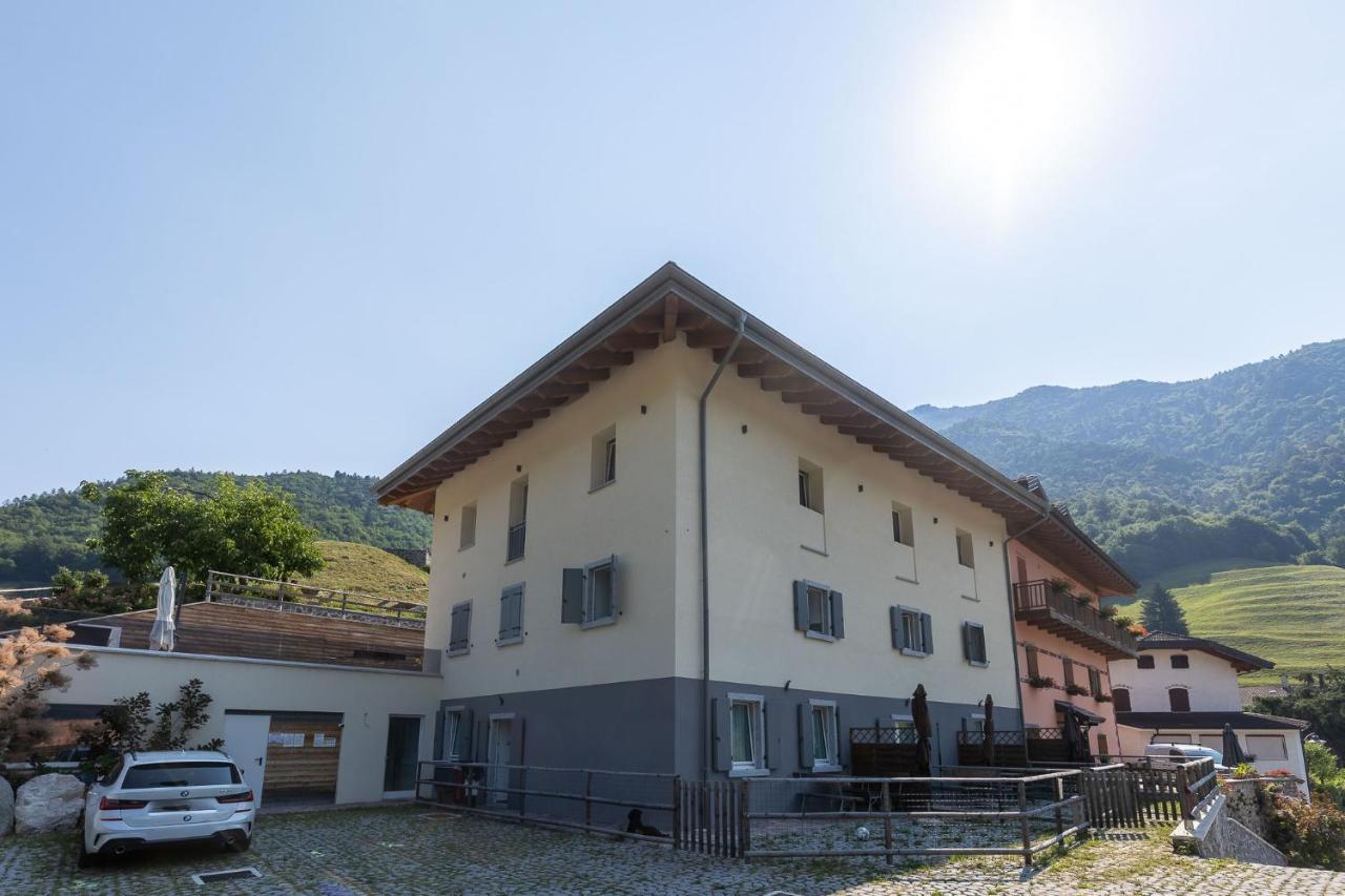 Residenza Al Castello Appartement Enguiso Buitenkant foto