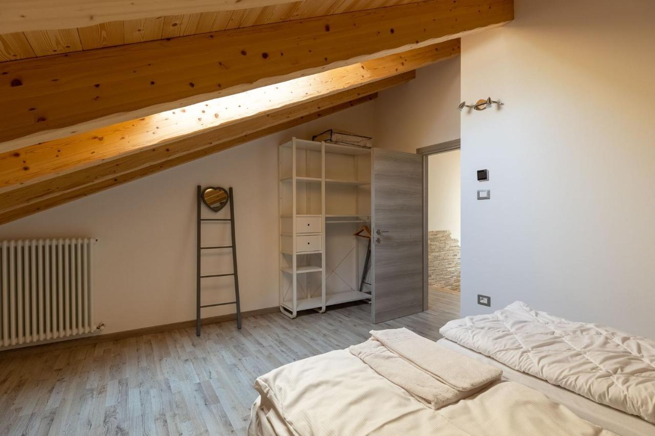 Residenza Al Castello Appartement Enguiso Buitenkant foto