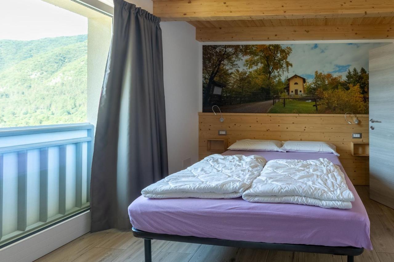 Residenza Al Castello Appartement Enguiso Buitenkant foto