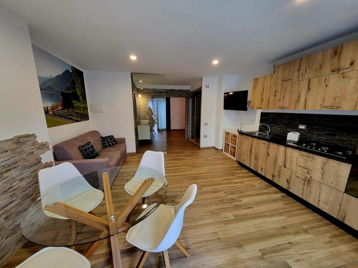 Residenza Al Castello Appartement Enguiso Buitenkant foto