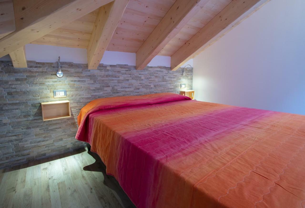 Residenza Al Castello Appartement Enguiso Buitenkant foto